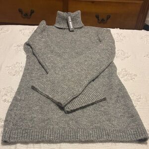 Steve Madden Heather Gray Turtleneck Sweater